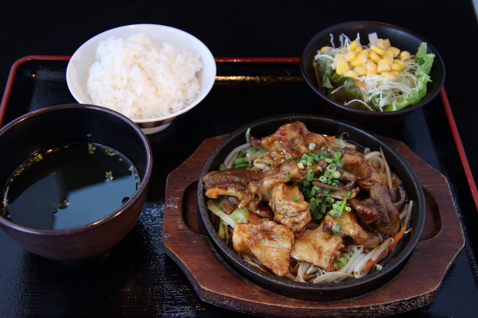 ホルモン定食